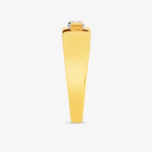 Bague de fiançailles solitaire en or jaune 14 carats avec diamant de laboratoire taille émeraude de 1,15 carat, sertie clos en clos sur large bande - Product Image 2