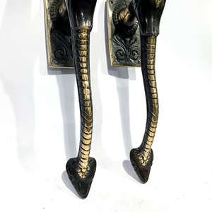 Poignée de porte en fer forgé à la main en forme de tête de cerf, finition peinte, style traditionnel, installation facile pour portes - Product Image 4