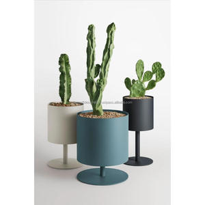 Maceta negra mate con soporte Cubo de maceta de tamaño pequeño mediano grande Venta caliente Juego de macetas de sala de estar de 3 piezas - Product Image 3