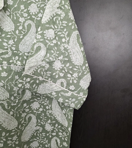 Ensemble de pyjama d'été en coton vert sauge imprimé à la main pour femme, haut à manches courtes boutonné, short décontracté, séchage rapide, respirant - Product Image 5