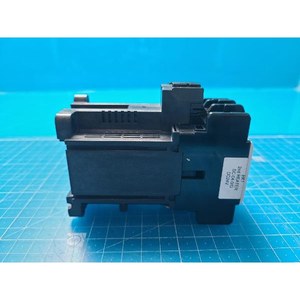 Contacteur magnétique Fuji SC18AG SC-4-0/G d'occasion – Pièces d'équipement semi-conducteur Legacy - Product Image 5