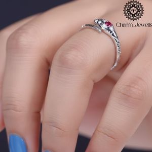 Anillo de Compromiso Clásico para Mujer con Forma de Serpiente, Plata 925, Chapado en Oro, Moissanita con Engaste de Garras, Certificado IGI - Product Image 3