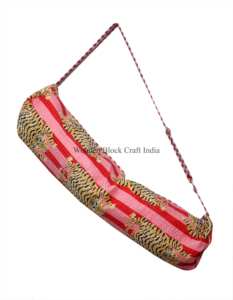 Bolsa acolchada artesanal para esterilla de yoga con diseño de estampado de tigre, correa ajustable, tela ligera, perfecta para viajes y uso diario. - Product Image 1