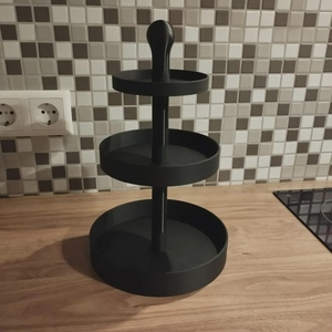 Support à gâteau noir mat à trois niveaux avec étagères circulaires graduées, un pilier de support central et une poignée supérieure - Product Image 1