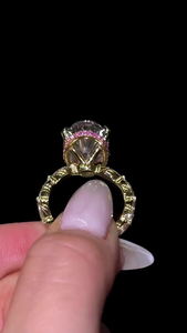 Bague de fiançailles en or 14 carats avec diamant ovale rose et halo caché pour femme, cadeau idéal pour un anniversaire ou la Saint-Valentin - Product Image 3