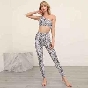 VENTE FLASH - ENSEMBLES DE YOGA POUR FEMMES IMPRIMÉS PAR SUBLIMATION - RESPIRANTS ET PERSONNALISABLES - QUALITÉ INÉGALÉE - STYLE MODERNE ET UNIQUE - Product Image 6