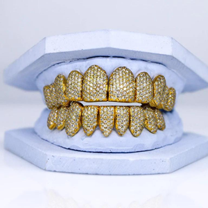 Hip Hop personalizado 925 dientes de plata Grillz Iced Out Moissanite diamante Grillz dientes joyería de plata mejor precio - Product Image 1