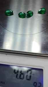 Esmeraldas Naturales Premium de Zambia – 4 Gemas Ovaladas, 4 Quilates en Total, Color Verde - Product Image 5