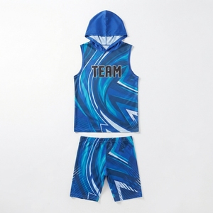 Vêtements de sport de qualité supérieure, uniformes personnalisés 7 sur 7, uniformes 7 sur 7 très demandés, fabriqués au Pakistan - Product Image 1