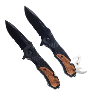Cuchillo Plegable de Acero de Damasco SHARP POINT TRADES con Mango de Madera y Apertura con Perilla, Grosor de 0.5mm, Garantía de 3 Años - Product Image 3