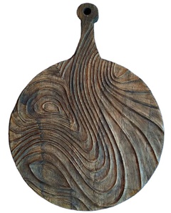 Grand plateau de cuisine rond et artisanal, plateau de service en bois rustique à sculpture circulaire unique pour servir et hacher - Product Image 1