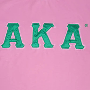 Camiseta AKA Pink Ringer con ribete verde y letras griegas bordadas, camiseta informal para mujer, color rosa y verde - Product Image 5
