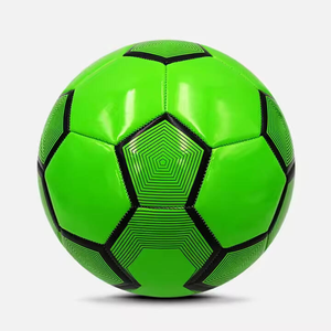 Balón de Fútbol CORE FIELD Verde Neón, Patrón Hexagonal Clásico, Ecológico, Ligero, Resistente, para Entrenamiento - Product Image 2