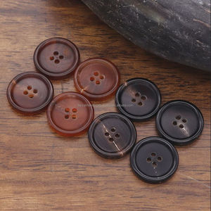 Boutons ronds en corne de boeuf à 4 trous en gros bouton en corne de buffle véritable personnalisé pour costume - Product Image 5