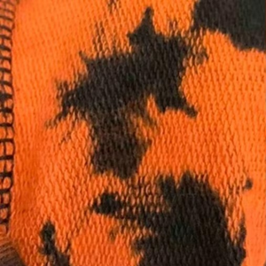 Conjunto Deportivo Unisex con Capucha, Estampado Tie Dye Naranja y Negro, Manga Larga, Corte Holgado, Ropa Urbana para Otoño, con Cierre de Cordón - Product Image 5