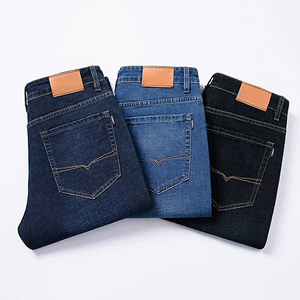 Jeans de Mezclilla para Hombre, Corte Recto, Color Azul Claro, Estilo Casual, Lavado Desgastado, Tela de Algodón con un Toque Moderno Fabricante ODM. - Product Image 4