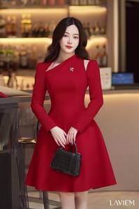 Elegante Vestido Rojo de Manga Larga con Cuello Recortado para Mujer, Vestido Midi Ajustado, Estilo Coreano Chic - Product Image 4