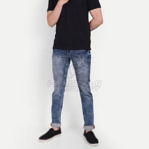 กางเกงยีนส์ผู้ชายทรงตรงใส่สบาย คุณภาพสูง เนื้อผ้าเรียบลื่น เหมาะสำหรับทำงานออฟฟิศและกิจกรรมลำลอง - Product Image 5