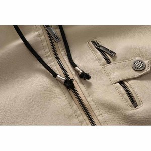 Chaqueta de cuero color crema para hombre con forro polar, mangas acolchadas y bolsillos con cremallera - Product Image 2