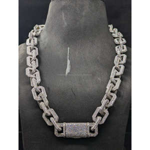 Cadena Cubana de Lujo para Hombre con Incrustaciones de Diamantes VVS Moissanite y Plata de Ley 925, Joyería Hip Hop de Trisha Jewels - Product Image 1