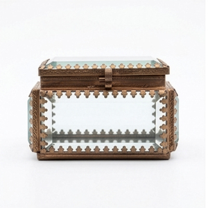 Una caja de joyas o baratijas de vidrio biselado de estilo antiguo con molduras de metal en tonos de cobre Fabricante y Exportadores - Product Image 1