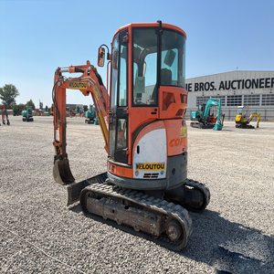 Mini-excavatrice sur chenilles ViO33 fiable, modèle 2014, pour l'aménagement paysager, les travaux publics et la préparation des sites - Product Image 1