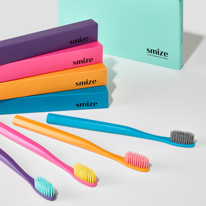 Brosse à dents coréenne Smize, poils en graphène extra doux, antibactérienne, format voyage, ergonomique - Product Image 1