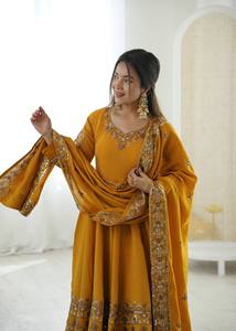 Conjunto de Vestido Anarkali de Seda Romana Premium Bordado con Dupatta y Pantalón - Traje Étnico Completo para Fiestas - Product Image 4