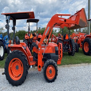 Tracteur compact Kubota L2800 4x4, machine agricole polyvalente pour travaux agricoles. - Product Image 6