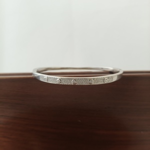 Bracelet fin en argent sterling 925 léger et minimaliste, serti de diamants micro-pavés, finition rhodiée, coupe brillante, design classique - Product Image 4