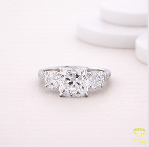 Anillo de Compromiso de Moissanita de Diseño Único para Mujer, Joyería de Boda Elegante y Refinada, Disponible para la Venta - Product Image 5