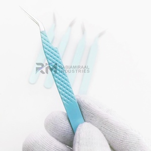 Pince à cils RABIAMIRAAL INDUSTRIES en acier inoxydable, pointe de précision, surface lisse, logo personnalisé, revêtement bleu RMI-AS-EET-171072 - Product Image 2