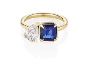 แหวนหมั้นทองคำแท้ประดับพลอยสีน้ำเงินทรงมรกตและพลอยโมอิสซาไนต์ทรงลูกแพร์, แหวนสัญญาโทอิเอตโมอิ, แหวนสองเม็ด - Product Image 3