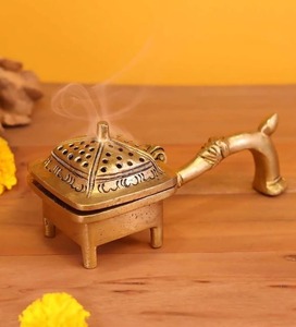 Brûleur d'encens Bakhoor en laiton arabe traditionnel avec un design vintage époustouflant, idéal pour les amateurs de parfums et les collectionneurs - Product Image 4