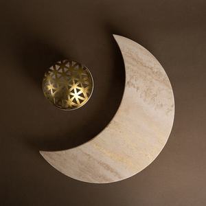 Brûleur d'encens de luxe en travertin beige naturel avec couvercle en laiton brossé découpé en forme d'hémisphère, porte-bakhoor - Product Image 3