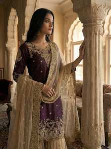 Ensemble Sharara en soie lourde de créateur avec broderie de diamants et de sequins - Prêt-à-porter - Product Image 5