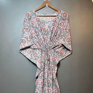 Nuevo Kaftán Elegante de Naaz Textile con Estampado Animal, Cuello en V, Cordón Ajustable, Manga Corta, Corte Evase, 100% Algodón, Encaje de Verano, Largo Completo en la Parte Delantera - Product Image 1