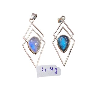 Labradorita Azul Natural con Piedras Preciosas de Piedra Lunar Arcoíris, Plata de Ley 925, Elegante Engaste de Bisel con Piedras Preciosas en Forma de Pera - Product Image 1
