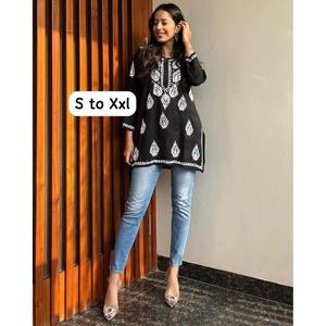 FANTAISIE RAYON CHIKANKARI TRAVAIL COURT KURTI NOIR - Product Image 1