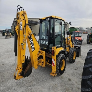 Potente retroexcavadora JCB diseñada para excavación, carga y manipulación de materiales con un rendimiento hidráulico confiable. - Product Image 4