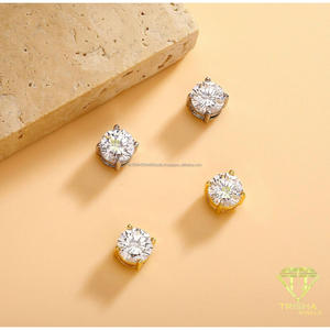 Pendientes de Plata de Ley 925 de Lujo con Diamantes Cultivados en Laboratorio, Diseño Brillante con Piedra Central Grande - Product Image 1