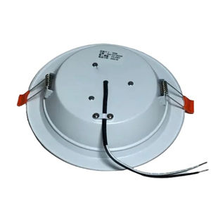 Luz impermeable con certificación IP68 para entornos hostiles - Product Image 2