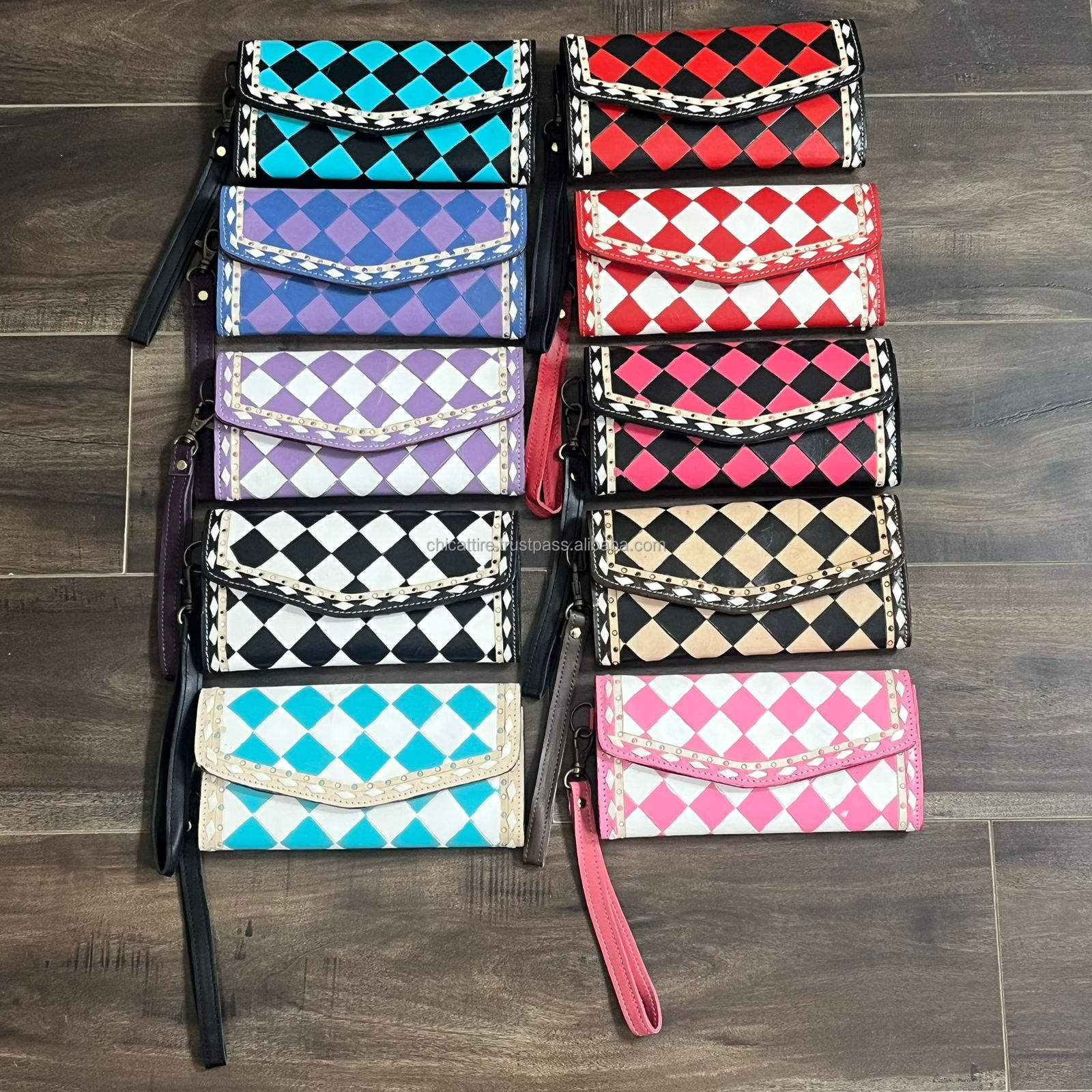 ลายตารางหมากรุกสีม่วงและขาว