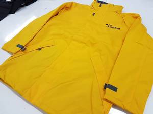 Chaqueta cortavientos impermeable premium para hombre con cierre frontal, construcción ligera de poliéster y estilo cómodo para el día a día - Product Image 2