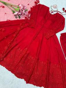 Tenue de soirée festive, nouveau design tendance, travail lourd en fil de soie Vichitra et sequins, robe longue pour femme, réversible, sans plis - Product Image 2