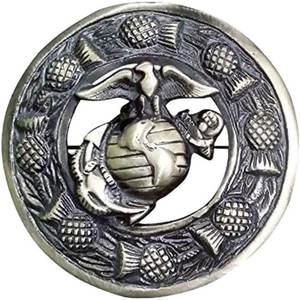 Broche traditionnelle écossaise pour kilt, motif écossais, avec motif de distilleur, finition laiton antique, 2026 - Product Image 2