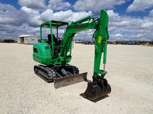 Máquina excavadora Tight Access TB230 lista para el trabajo diario en el sitio de construcción - Product Image 3