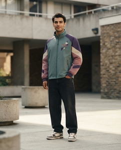 Chaqueta Cortavientos Varsity Retro de los 90 con Bloques de Color, Personalizada para Hombre y Mujer - Product Image 4