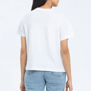 Camiseta de Manga Corta con Cuello Redondo y Logotipo Personalizado para Mujer, Estilo Holgado, Color Blanco Sólido, 100% Algodón Transpirable, Venta al Por Mayor - Product Image 2