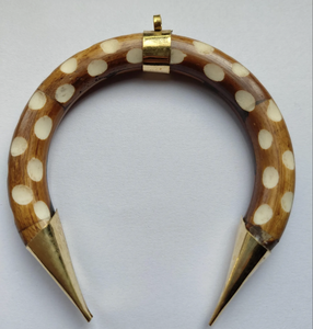 Colgante de Cuerno de Búfalo Hecho a Mano, Forma Natural, Tallado con Temática Animal, Artículo Coleccionable de la India - Product Image 5